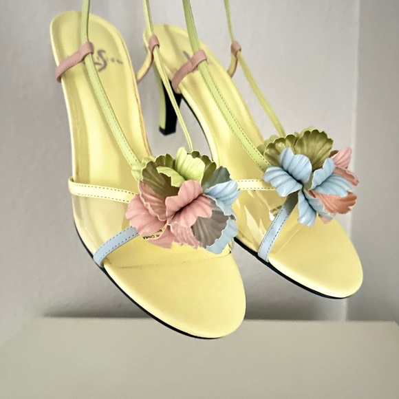Vintage Pastel Floral Wedding Heels - Picture 4 of 14